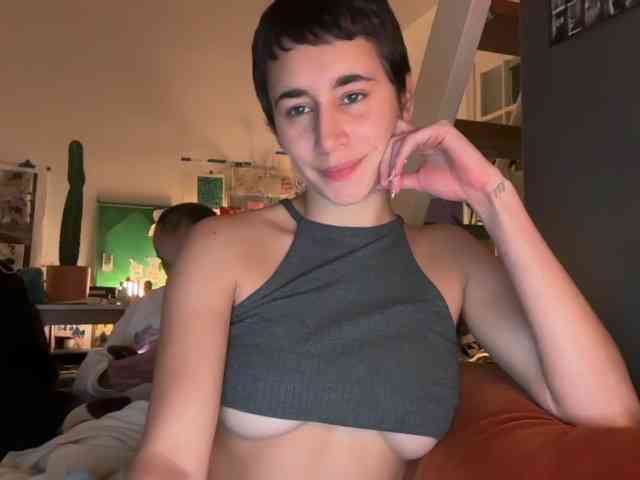 AntoniaDilune webcam