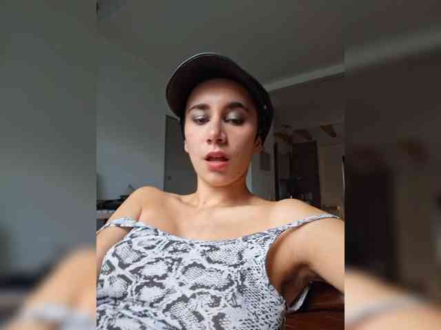 AntoniaDilune webcam