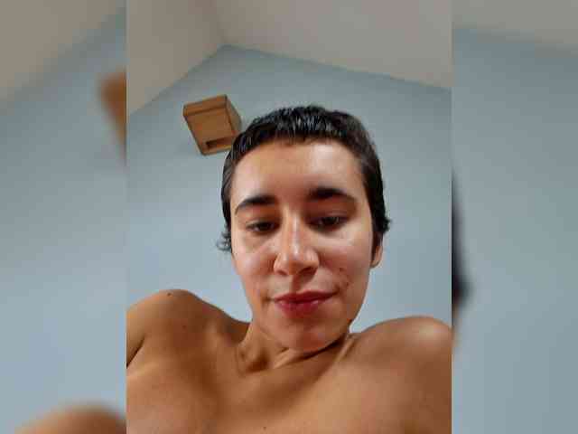 AntoniaDilune webcam