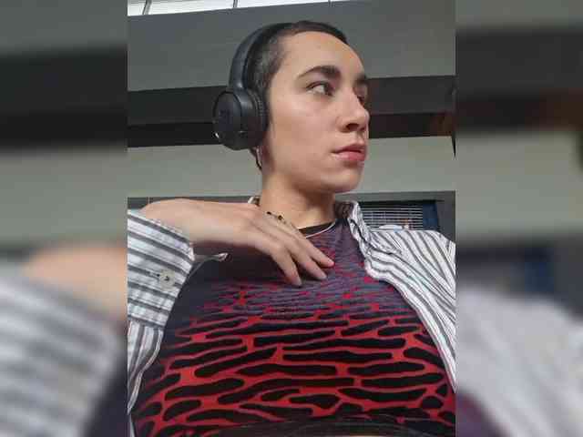 AntoniaDilune webcam