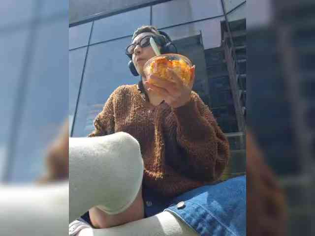 AntoniaDilune webcam