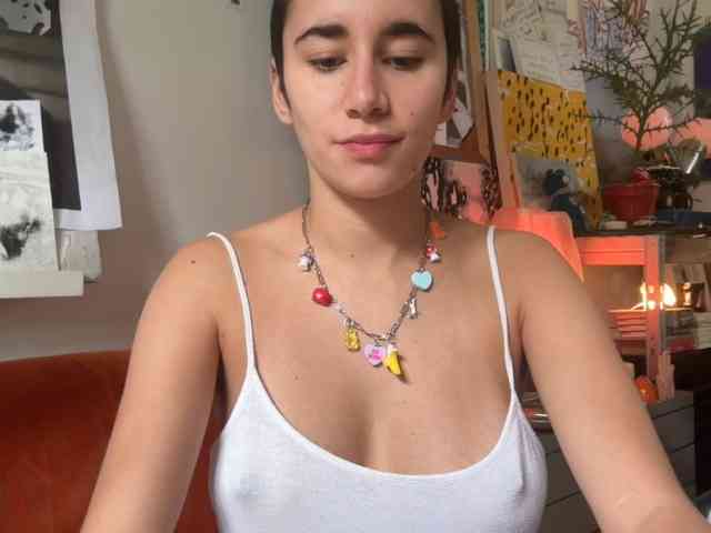 AntoniaDilune webcam