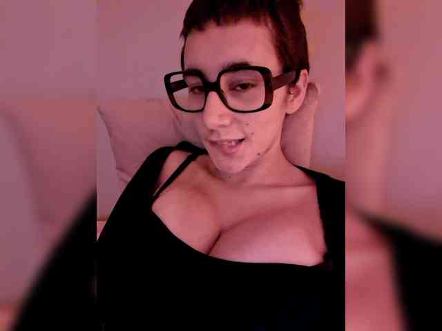 AntoniaDilune webcam