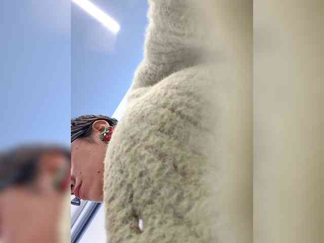 AntoniaDilune webcam