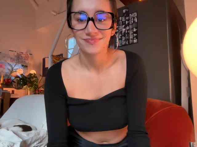 AntoniaDilune webcam