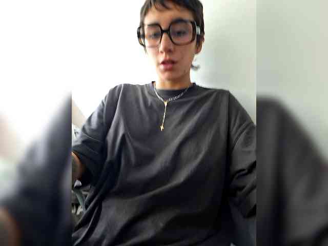 AntoniaDilune webcam