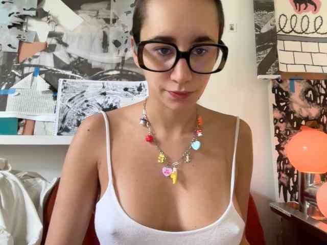 AntoniaDilune webcam