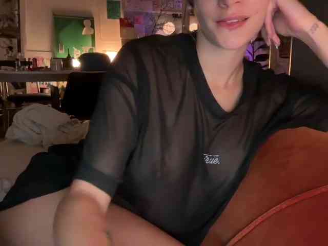 AntoniaDilune webcam