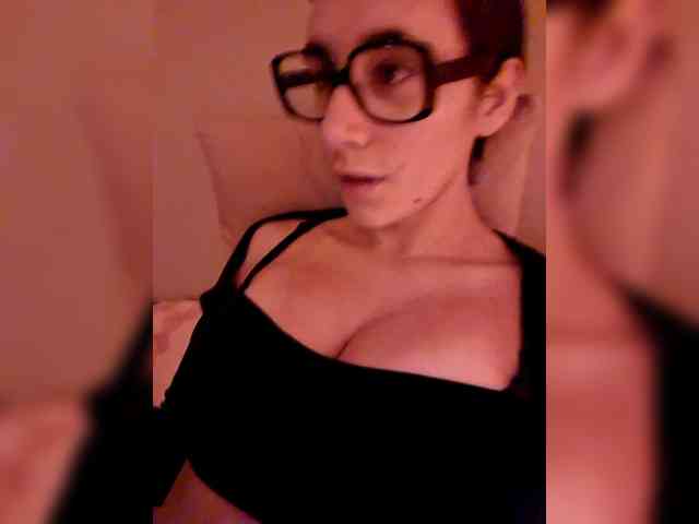 AntoniaDilune webcam