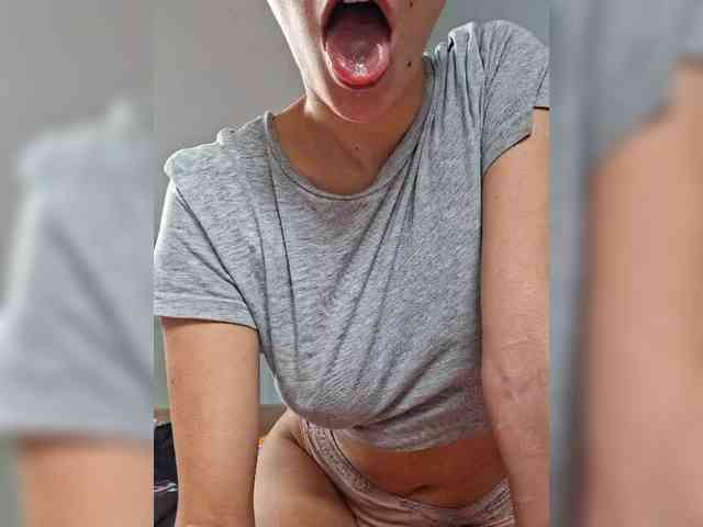 AntoniaDilune webcam