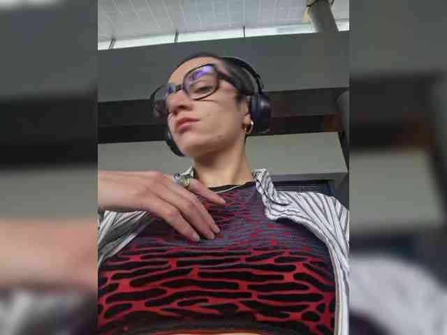 AntoniaDilune webcam