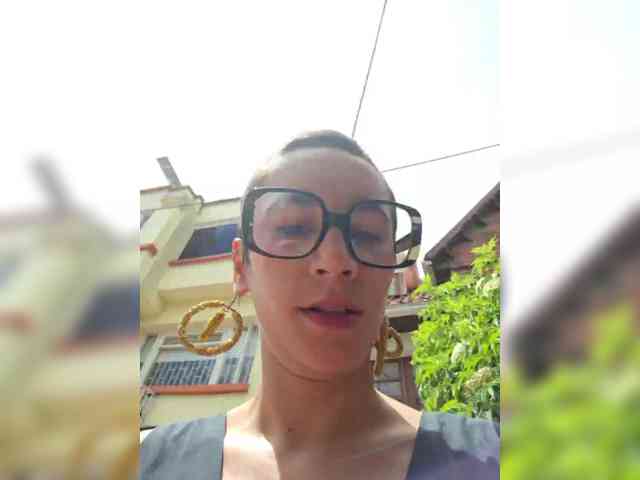 AntoniaDilune webcam