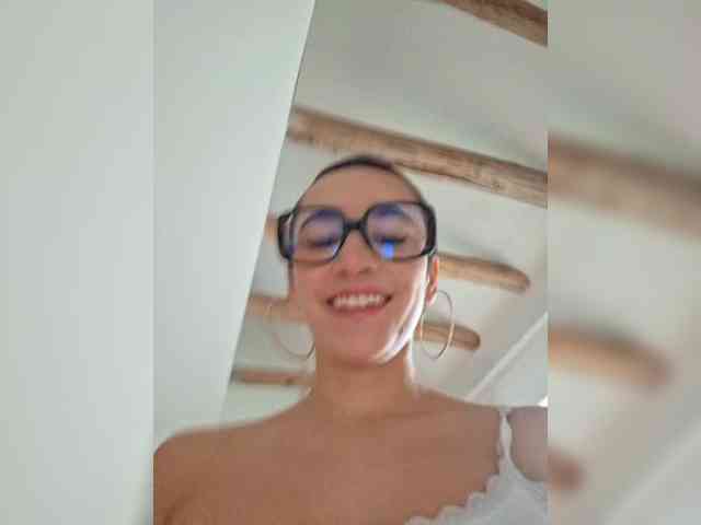 AntoniaDilune webcam