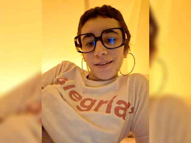 AntoniaDilune webcam