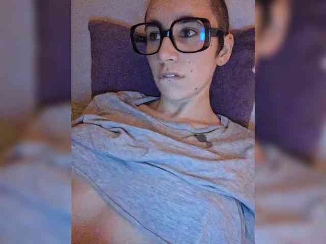 AntoniaDilune webcam