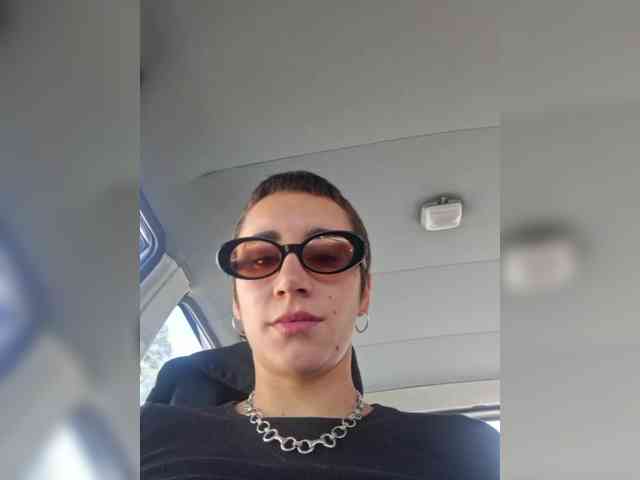 AntoniaDilune webcam