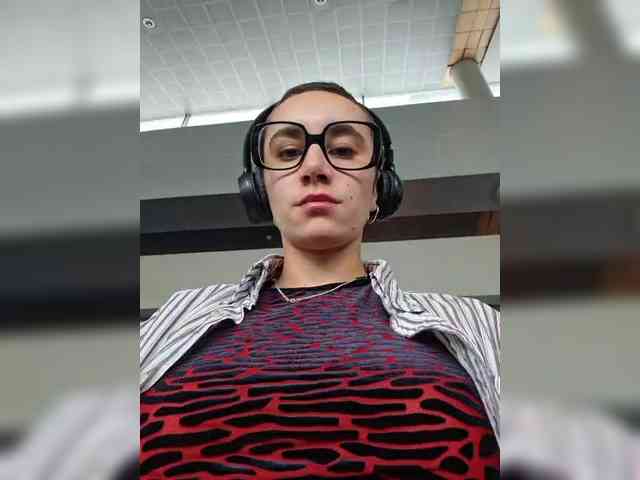 AntoniaDilune webcam
