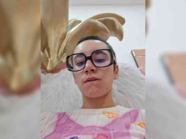 AntoniaDilune webcam