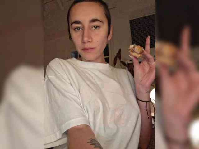 AntoniaDilune webcam