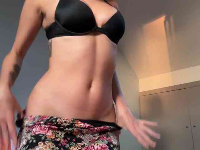 AntoniaDilune webcam