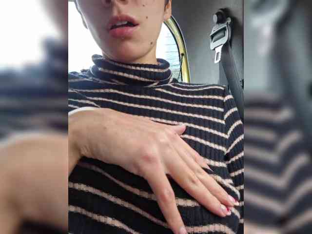 AntoniaDilune webcam
