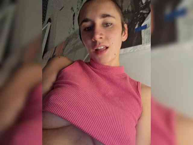 AntoniaDilune webcam