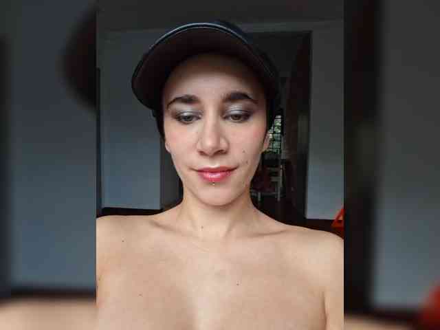 AntoniaDilune webcam