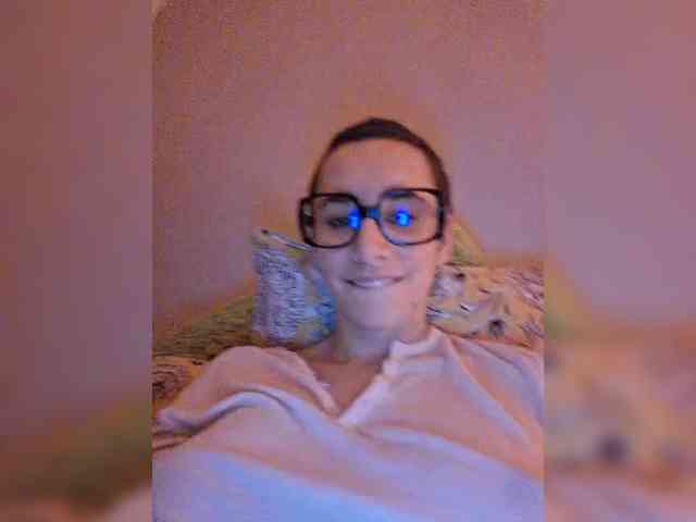 AntoniaDilune webcam