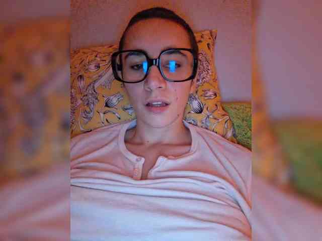 AntoniaDilune webcam