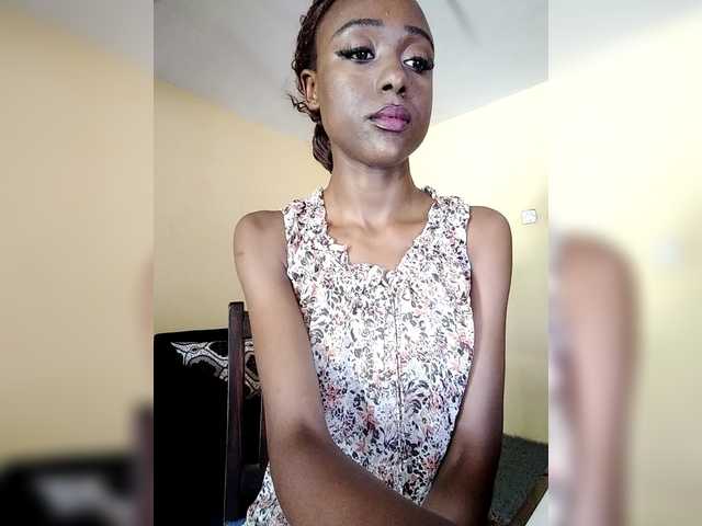 Hunnybee's BongaCams show and profile