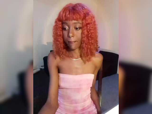 Hunnybee's BongaCams show and profile