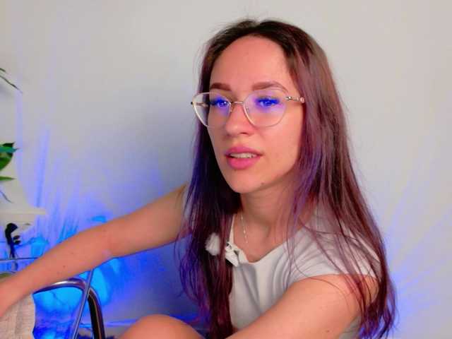 NicoleIris's BongaCams show and profile