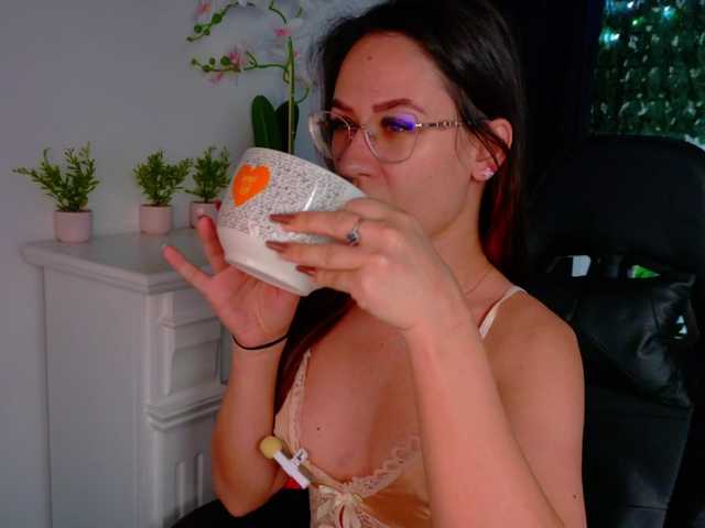 NicoleIris's BongaCams show and profile