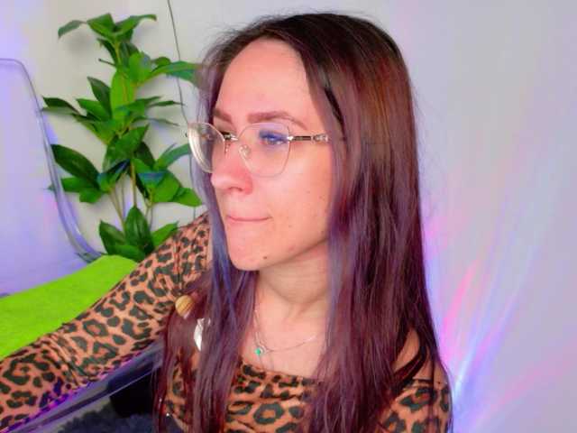 NicoleIris's BongaCams show and profile
