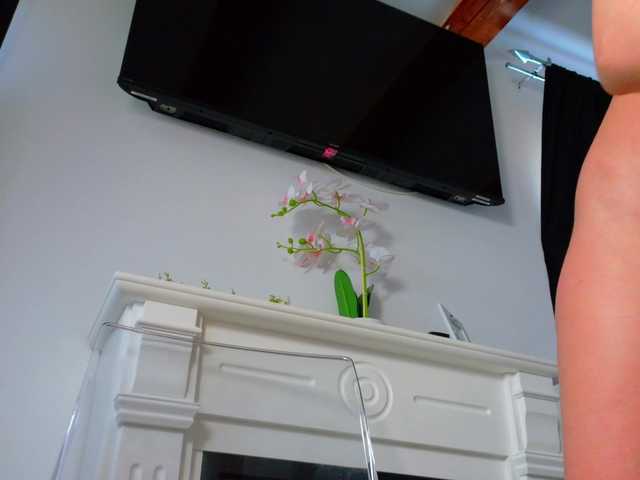 NicoleIris's BongaCams show and profile