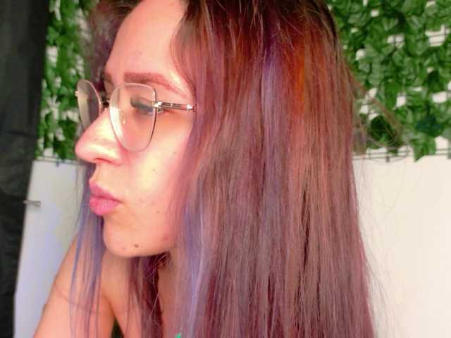 NicoleIris's BongaCams show and profile