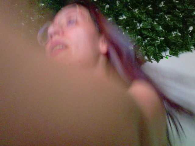 NicoleIris's BongaCams show and profile