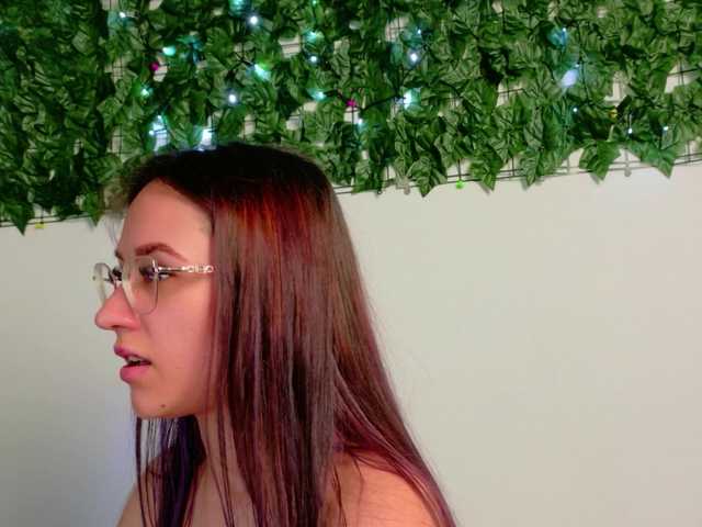 NicoleIris's BongaCams show and profile