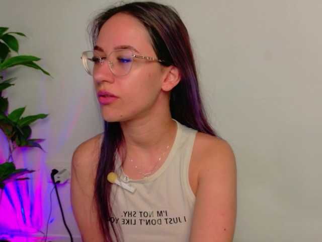 NicoleIris's BongaCams show and profile