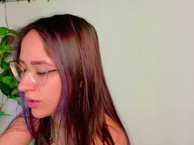 NicoleIris's BongaCams show and profile