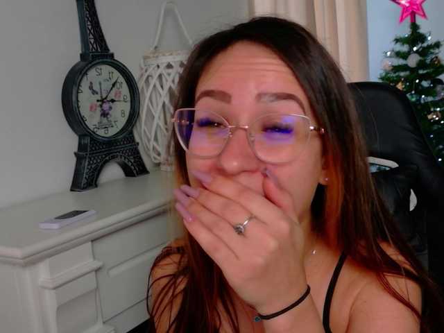 NicoleIris's BongaCams show and profile