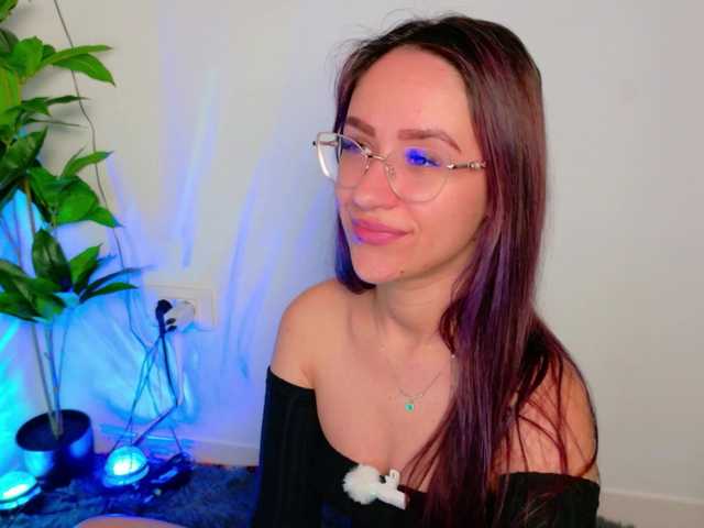 NicoleIris's BongaCams show and profile