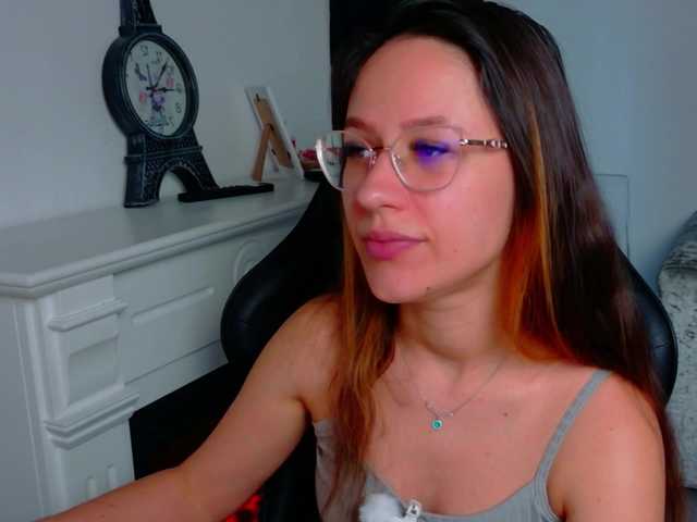NicoleIris's BongaCams show and profile