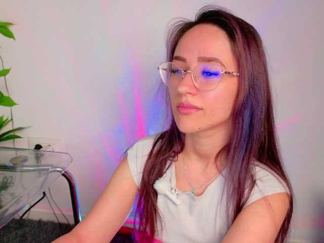 NicoleIris's BongaCams show and profile