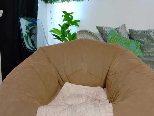 NicoleIris's BongaCams show and profile