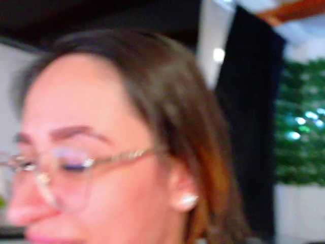 NicoleIris's BongaCams show and profile