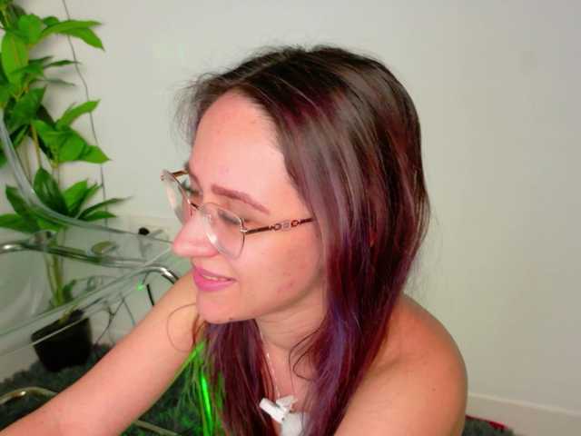 NicoleIris's BongaCams show and profile