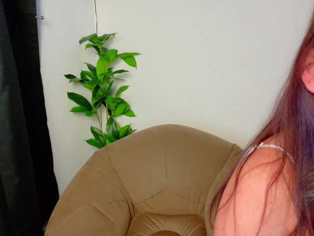 NicoleIris's BongaCams show and profile