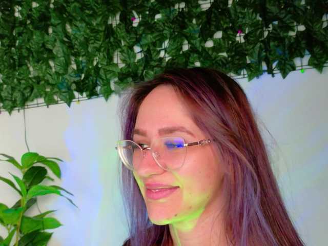 NicoleIris's BongaCams show and profile