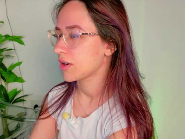 NicoleIris's BongaCams show and profile